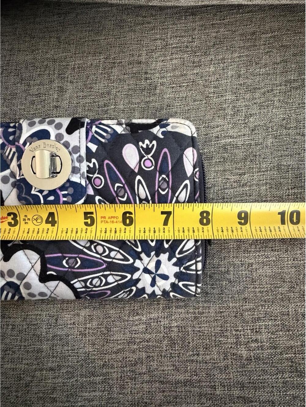Vera Bradley Turnlock In Mimosa Medallion Quilted RFID Zip Around Organizer - Picture 3 of 5